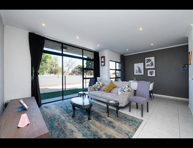 2 BEDROOM PROPERTY TO RENT IN BRYANSTON